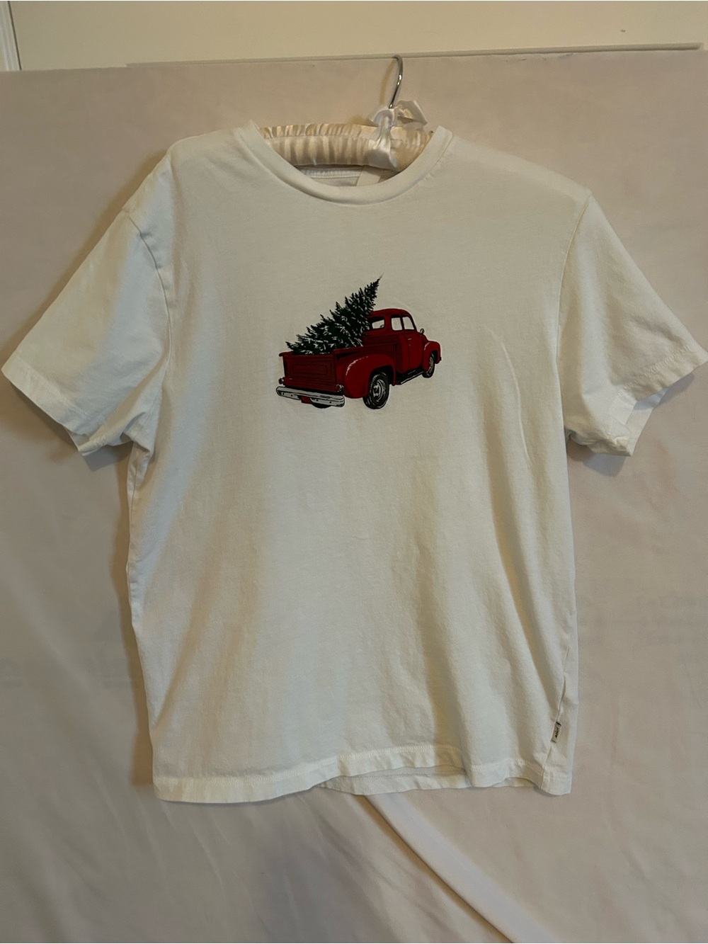 J.Crew Mens Vintage Red Truck Christmas Tree Graphic Tee Medium